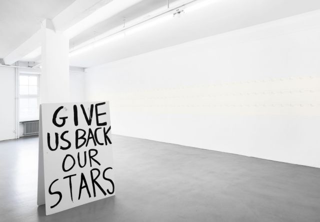 David Horvitz, Give Us Back Our Stars, 2014. Installation view at the Weserburg Museum, Bremen. Photo: Björn Behrens, Courtesy of the artist, ChertLüdde and Private Collection, Berlin