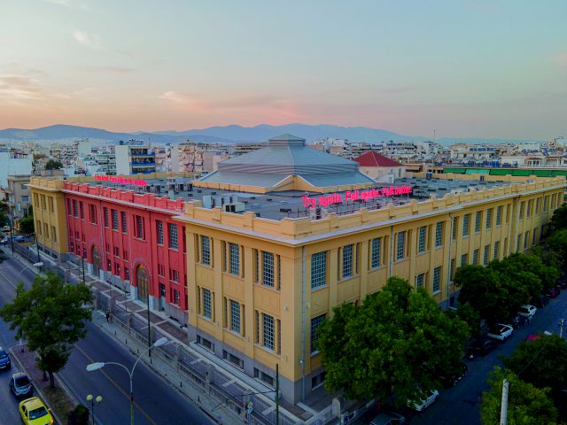 Nikos Navridis, Try again. Fail again. Fail better, 2013. Galvanized sheet metal, oven paint, LED. Photo: George Charisis. Courtesy of Neon