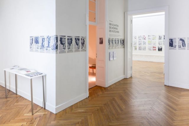 Installation view “Der Schatten des Körpers des Kutschers”, compiled by Clemens Krümmel, KUNSTSAELE Berlin, 2016. Photo: Frank Sperling