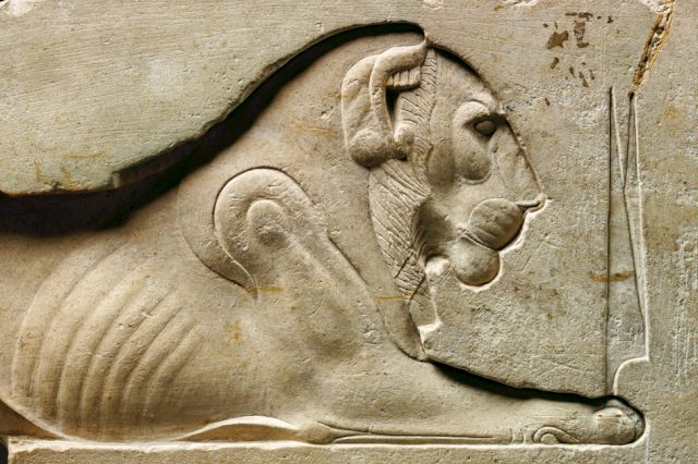 EGYPTIAN LION RELIEF, 30th dynasty, beginning of the Ptolemaic period, c. 380-200 B.C. Colección de Arte Amalia Lacroze de Fortabat