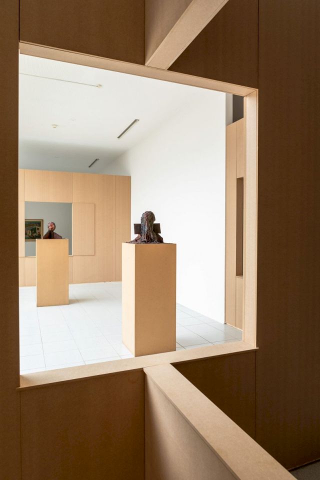 THOMAS SCHÜTTE, Mann Und Frau, 1986. Matthys-Colle Collection / Museum Dhondt-Dhaenens. Photo: Rik Vannevel