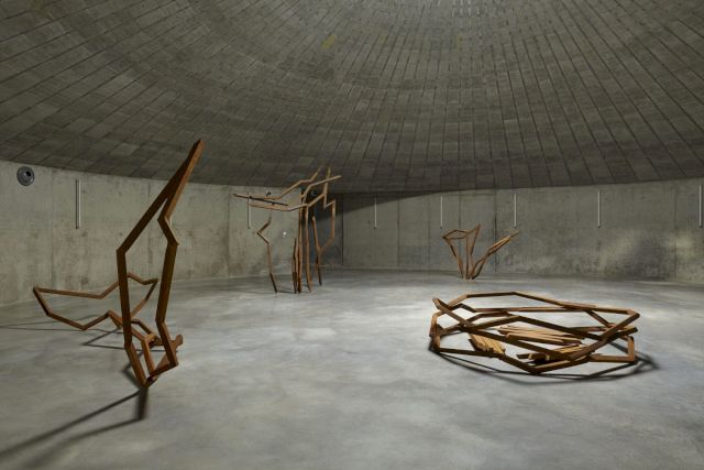 ROBERT SCHAD > CAROUSSEL < in the Sculpture Depot, Museum Liaunig (exhibition view) © Robert Schad. Photo: Olaf Bergmann