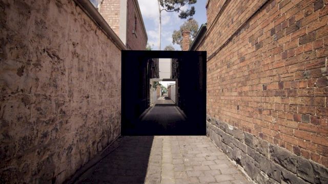 DANIEL CROOKS, An Embroidery of Voids, 2013. Courtesy Lyon Housemuseum, Melbourne