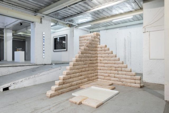 JULIAN CHARRIERE, Future Fossil Spaces, 2015. © Hugard & Vanoverschelde