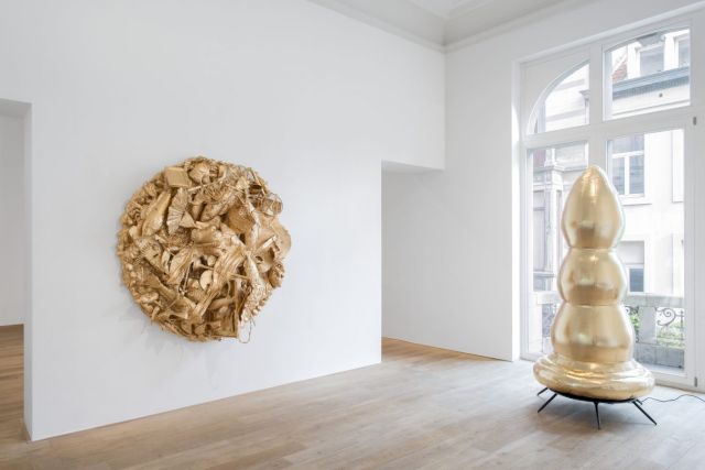 (l–r) JOHN MILLER, The Edge of Night, 2008; PAUL MCCARTHY, Brancusi tree - Butt plug, 2007. © Charles Riva Collection; Paul McCarthy; Hugard and Vanoverschelde