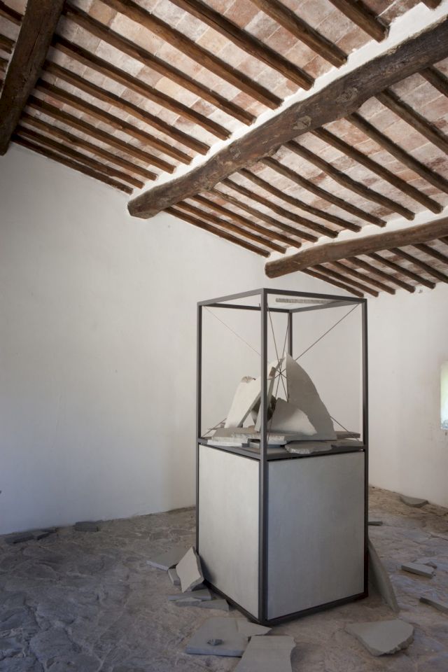 GIULIO PAOLINI, Paradigma, 2002. Photo: Alesssandro Moggi