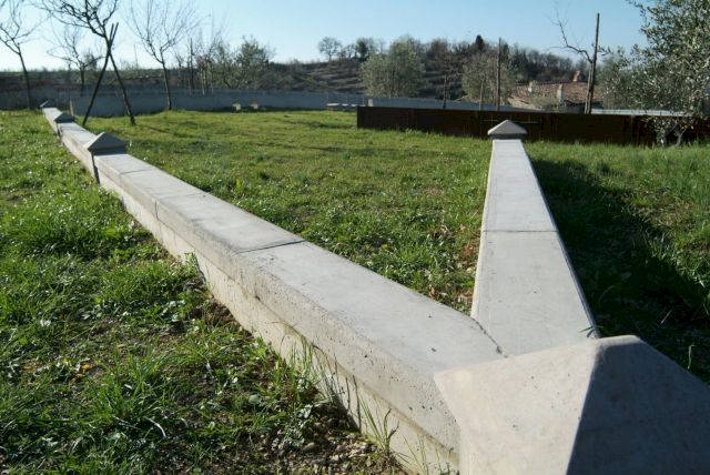 CARLOS GARAICOA, Yo Mo Quiero Ver Mas a Mis Vecinos, 2006. Photo: Alesssandro Moggi