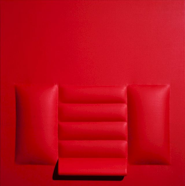 AGOSTINO BONALUMI, Rosso, 1963. Courtesy Giovanni & Anna Pia Mazzoleni