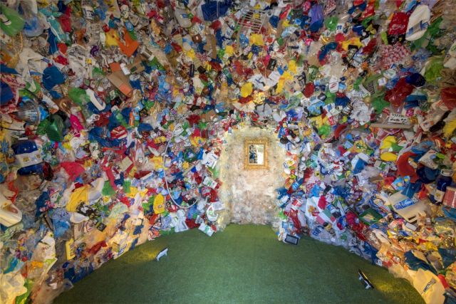 Z’BEL MANIFESTO (Ghizlane Sahli; Katia Sahli and Othman Zine), The Shrine, 2018 (interior installation view). Courtesy Yannick And Ben Jakober Foundation