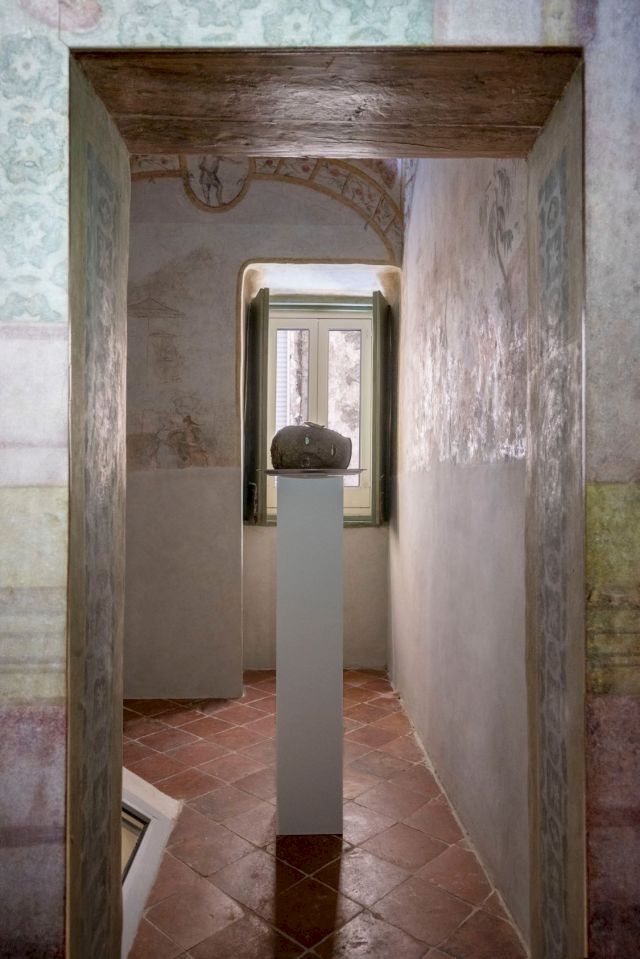 JIMMIE DURHAM, Head, 2006. Courtesy Fondazione Morra Greco, Naples © Maurizio Esposito