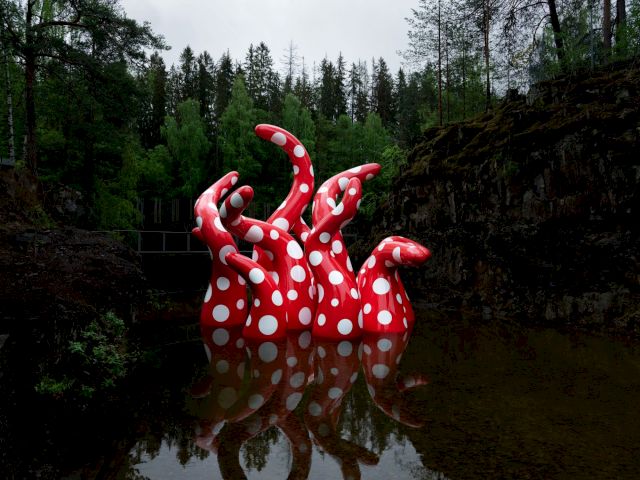 YAYOI KUSAMA, Shine Of Life, 2019. © YAYOI KUSAMA. Courtesy Ota Fine Arts, Tokyo/Singapore/Shanghai and Victoria Miro, London/Venice. Photo: Einar Aslaksen