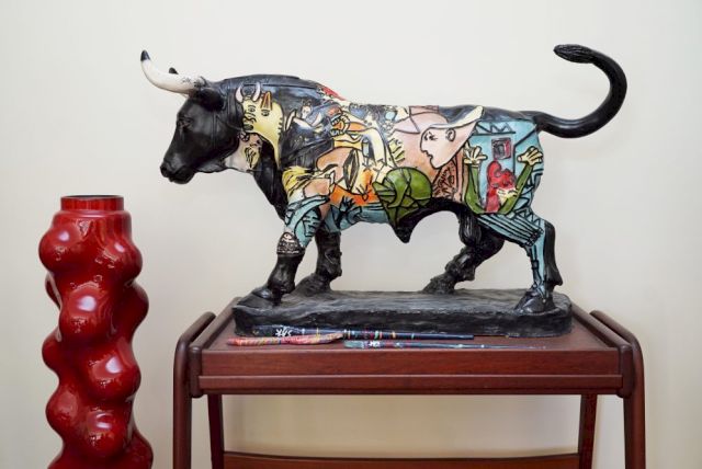 STEVE KAUFMAN, Bull. © Steve Kaufman. Courtesy Steppacher Collection. Photo: Lisa Maria Steppacher