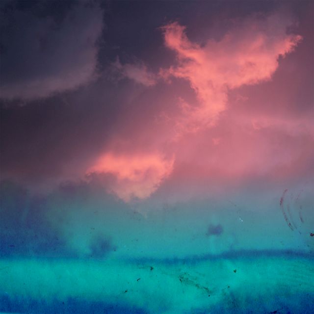 ANDRÉ SANTANGELO, Desequilíbrio entre corpos flutuantes. © Referência Galeria de Arte, Brasilia