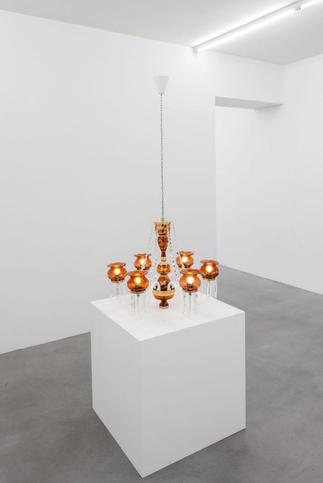 SIROUS NAMAZI, Chandelier, 2014. Courtesy the artist