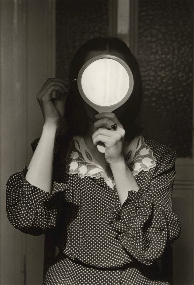 ANDRÉ GELPKE, Christine im Spiegel, 1977. Courtesy Kicken Berlin, © the artist