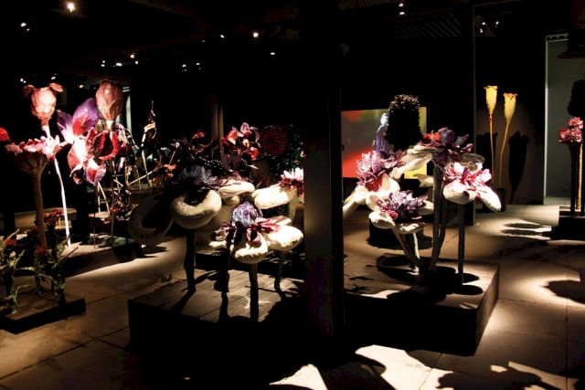 NATHALIE DJURBERG, The Experiment, 2009, Installation View, Fare Mondi / Making Worlds, Palazzo delle Esposizioni, 53rd International Art Exhibition, La Biennale di Venezia. Photo: Hans Berg, Courtesy Sammlung Goetz