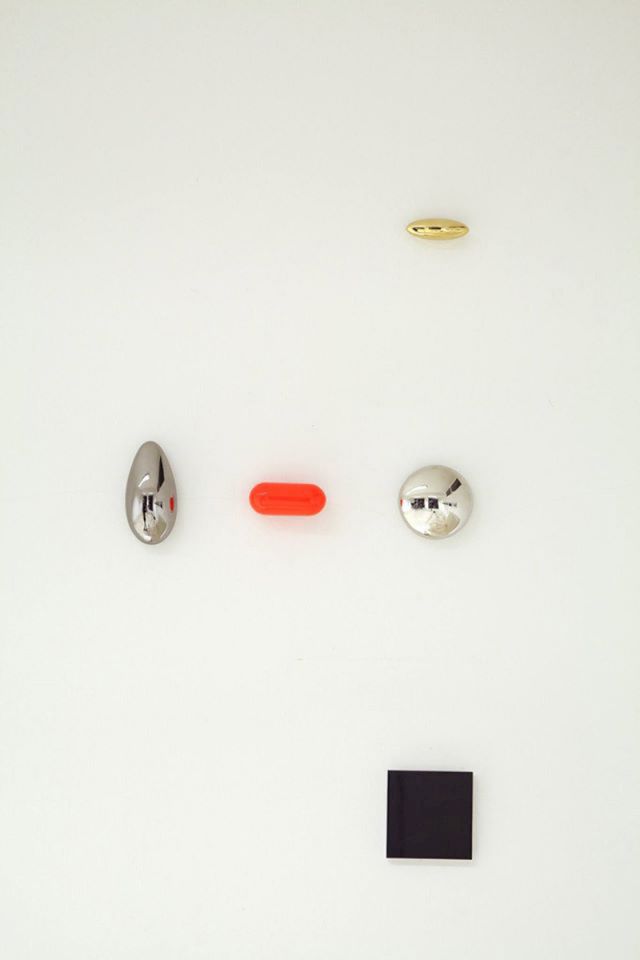 NOON PASSAMA, Extra buttons, 2011. Photo: Silvia Noferi