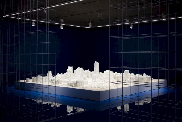 ZHOU JIE 周洁, CBD, 2010, porcelain, rice, 80 x 400 x 400 cm - Photography Hamish McIntosh