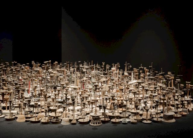 BAI YILOU 白宜洛, Illumination, 2011, antique household lamps, approx. 600cm diameter_4 - Photography Hamish McIntosh