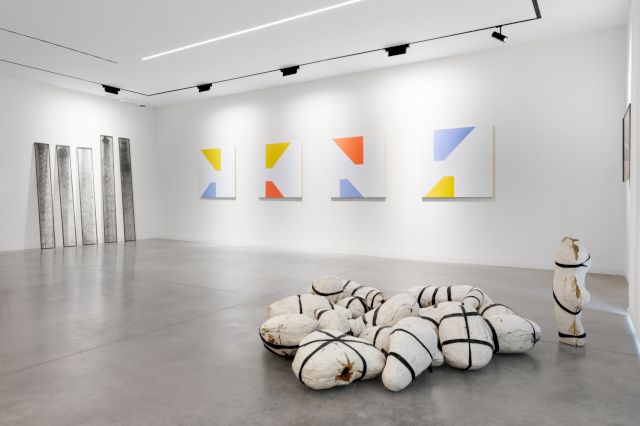 Exhibition « ... Less is more ... | 40 ans d’art minimal avec le Frac Sud » © Gabrielle Voinot for the Bonisson Art Center