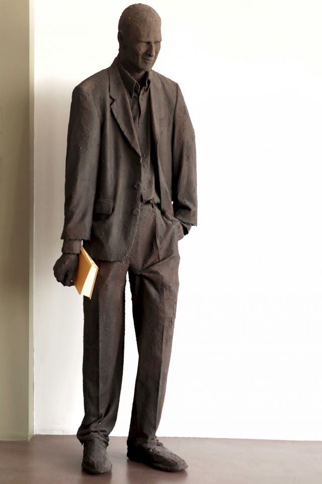 Exhibition XXH Temps 1, 2024 Fondation Francès, Clichy: Gloria Friedmann The Human Factor ©Fondation Francès