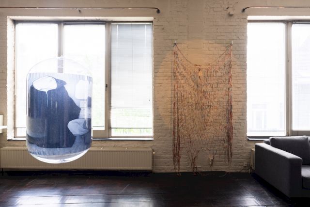 Exhibition view - the View at Loft, Servais Family Collection, Brussels, 2024 | works from left to right: Anastasiya Yarovenko, Oscar Santillan © Hugard & Vanoverschelde