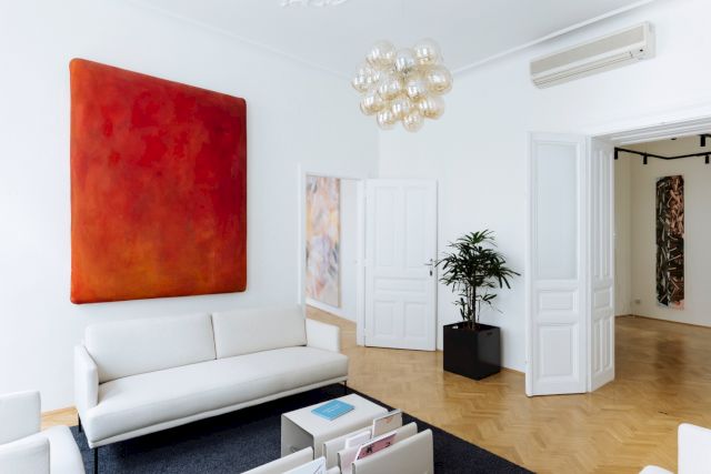 Kienbaum Vienna. Gotthard Graubner, 'Untitled', 1991 and David Reed, '#577', 2007. Photo: Bozica Babic © The Kienbaum Collection