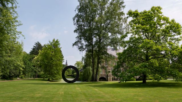 Kasteel Wijlre estate, Ad Dekkers, 'Broken circle' (1971). Photo by Moniek Wegdam