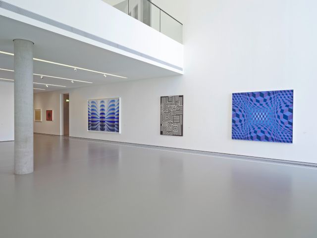 Exhibition view “Living with Art” with works by Hans Peter Reuter and Victor Vasarely ,2014, Photo: Daniel Scheffold